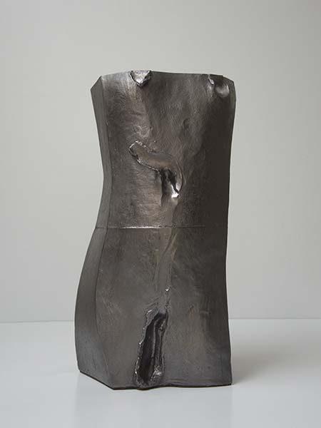 Antonio Violetta - “Torso” - 2016 - terracotta e grafite 