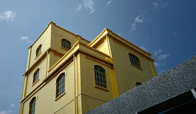 Particolare della torre dorata. Fotografia Radovanovic David